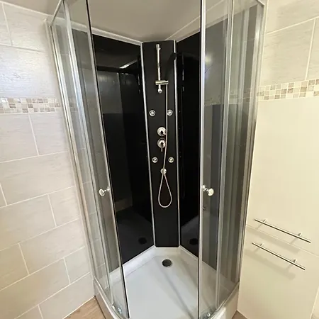 Nyaraló Le Domaine Du Bez De Jules Piscine,sauna,sauna,hammam,spa Saint-Laurent-dʼOlt