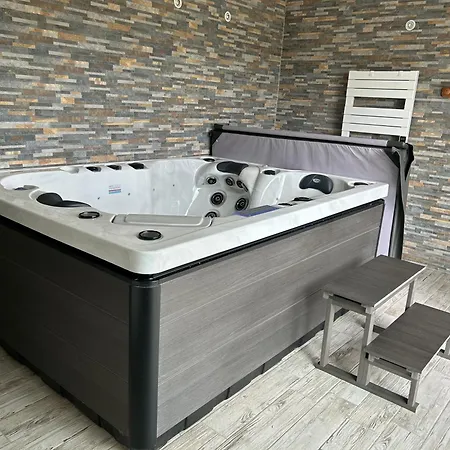 Le Domaine Du Bez De Jules Piscine,sauna,sauna,hammam,spa Vakantiehuis