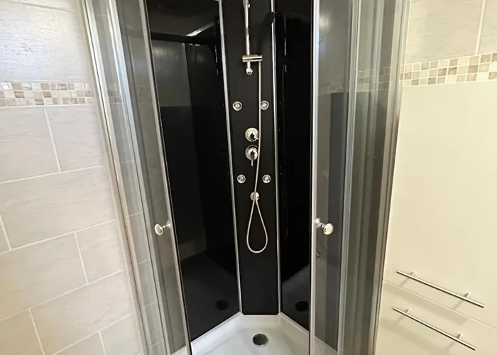 بيت للعطل Le Domaine Du Bez De Jules Piscine,sauna,sauna,hammam,spa Saint-Laurent-dʼOlt