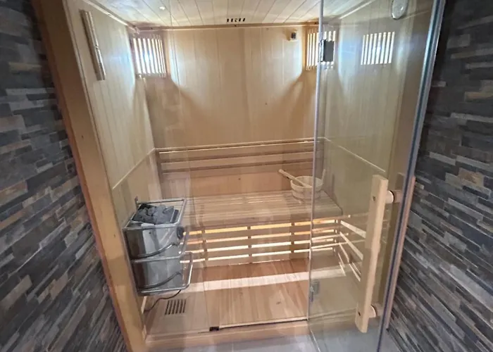 Le Domaine Du Bez De Jules Piscine,sauna,sauna,hammam,spa * Saint-Laurent-dʼOlt