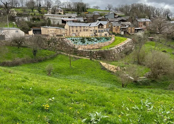 Le Domaine Du Bez De Jules Piscine,sauna,sauna,hammam,spa * Saint-Laurent-dʼOlt